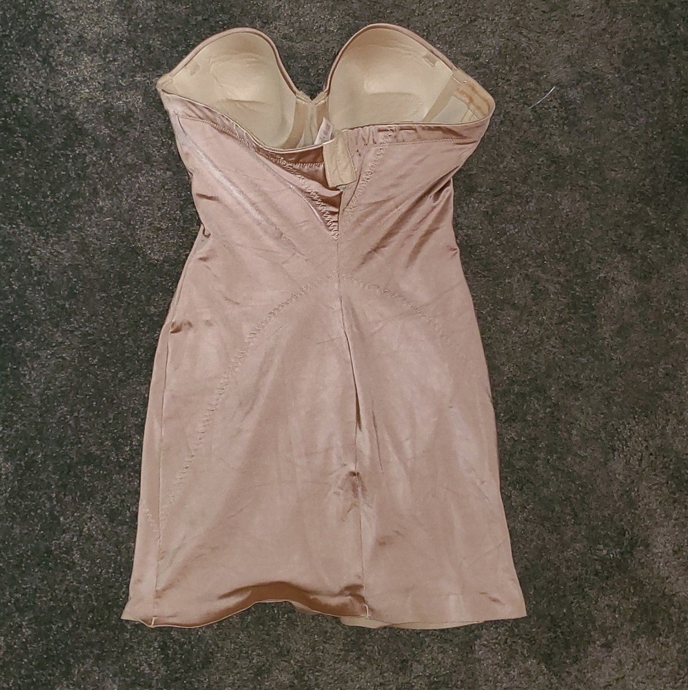 VICTORIA SECRET SHAPEWEAR - Picture 2 of 4